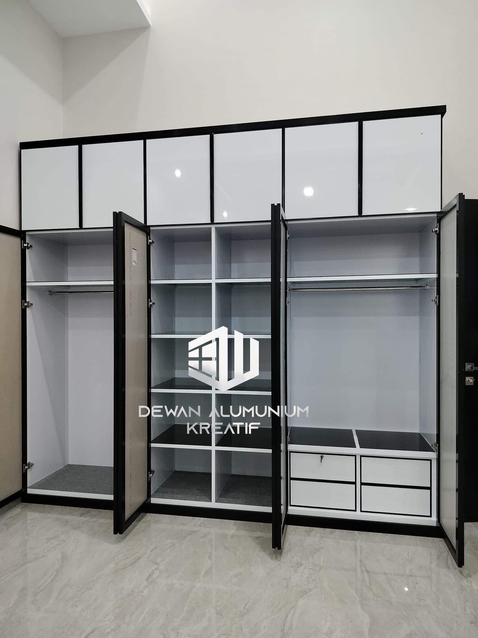 Lemari Aluminium